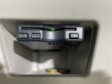 【ETC】有料道路を利用する際に料金所で停止することなく通過できる、ETC車載器(ノンストップ自動料金収受システム機器)が装備されています。セットアップを行うことで利用可能になります。