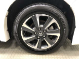 16インチ純正アルミホイール(205/60R16)装着です。