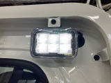 【LED大型荷台作業灯】 夜間・朝方の、暗い場所での作業の際に荷台を照らします