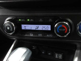 車内の温度管理に便利なオートエアコン☆