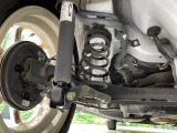お車を安心してお乗りいただく為には、足回りの定期点検が欠かせません。サービスサポート(有償保証)では無料点検もご提供しており、安心のカーライフをお過ごしいただけるサポート体制が整っています。