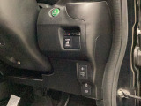 【片側パワースライドドア】人気の電動スライドドア♪子どもや荷物を抱えた状態でもワンアクションでスライドドアを自動で開閉!右側のスライドドアは手動なので電動よりも早くドアを閉める事ができます。