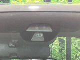 【シティブレーキアクティブシステム】低速走行中に前方の車両等を認識し、衝突しそうな時は警報とブレーキで衝突回避と被害軽減をアシスト。より安全にドライブをお楽しみいただけます。