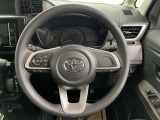 快適な操作性の運転席、ハンドルも綺麗に清掃済みです!もちろん安全を守るエアバッグも装備しているので安心してお乗りいただけます(^^)