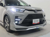 高輝度で点灯速度が速く、しかも消費電力の少ないLEDヘッドライトが装備されています!LEDの明るい光が走行中の視界の確保をサポートして、夜のドライブがより楽しく安全に運転できます♪