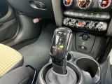 車両の詳細、ご質問につきましては、弊社営業スタッフまでお気軽にご連絡下さいませ。遠方のお客様には実車の詳細画像送信も承ります。お客様からのお問合せをお待ち致しております。