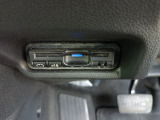 ETC付。高速道路の料金所はキャッシュレスで通過です。サービスエリア等にあるスマートインターの出入りも利用可能でとっても便利。ご納車後すぐにお使い頂けるようセットアップしてのお渡しとなります。