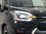 LEDヘッドライトです。デザイン性がよくとても明るいので、夜間の走行や悪天候でも安心です。しかも長寿命!