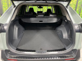 【パワーバックドア】スマートキーや運転席のボタンを押すだけでリアゲートが自動で開閉します!荷物を持っている時や、高い位置にあるバックドアを閉める際に便利な機能です♪