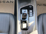 操作がしやすいマウス型シフトレバーになっています!