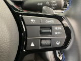 【アダプティブ・クルーズ・コントロール】予め設定した車速内でクルマが自動的に加減速。 前走車との適切な車間距離を維持しながら追従走行し、高速道路でのドライバーの疲労を軽減してくれる嬉しい機能付♪