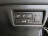 コーナーセンサーを車の前後に装備。障害物までの距離に応じて警告音を変えてお知らせ。縦列駐車時や駐車場・車庫などでの取り回しをサポートします。詳細は販売店スタッフまでおたずねください。