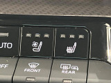【シートヒーター&ベンチレーション】夏場は涼しい風でお尻や背中の熱やムレを防ぎ、冬はエアコンよりも早く温まってポカポカに!季節を問わず快適に過ごせます。