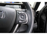 Hondaセンシングの機能のひとつ、アダプティブクルーズコントロール付!アクセルから足を離しても設定したスピードと前車との車間を保ち走行してくれます!車線維持もアシスト☆高速道路で疲労軽減ですね☆