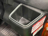 運転席にはドリンクホルダーが付いています