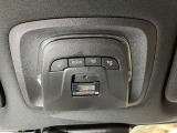 フロント天井にヘルプネットスイッチパネルが付いています。