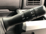 ライトスイッチです。「AUTO」にすると外の明るさに応じてスモールライト・ヘッドライトが自動でON・OFFします。夕暮れ時や屋内駐車場、トンネルなどに便利です。フォグランプもON・OFFできます。