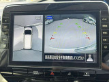 インテリジェント アラウンドビューモニター。上空から見下ろしている様な映像をモニターへ映し出し、スムーズな駐車をサポートします。さらに障害物検知センサー反応すると、警告表示、警告音により注意を促します