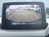 バックカメラ装備しております。駐車時に大変役に立ちますよ。駐車が苦手な方にも便利機能です。