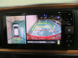 パノラミックビューモニター搭載。カメラで車両周囲の状況を映し出すため、狭い場所での駐車などに役立ちます。