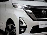 LEDフォグランプ&アダプティブLEDヘッドライト!対向車がいてもハイビームを維持!または、ハイビームとロービームを自動切り替え!視認性の高い状態が維持されます!