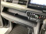 当店での販売車両は、車検整備はもちろん、車検残ありの車両でも点検整備をしっかり終わらせてからお客様へ引き渡し致しますので、安心してご購入いただけます♪