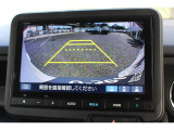 リアカメラを装備しております。安心と安全のために駐車時などの後方死角を減らします。また切り替えボタンを操作するとで、ノーマルビュー・ワイドビュー・トップダウンビューの切り替えが可能です。