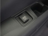 ◆サードシート用アクセサリーソケット◆3列目にも電源を設置。搭乗される方がスマホの充電をしたり、アウトドアのシーンでも活躍いたします!