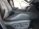 パワーシート搭載。微妙な調整が手軽にでき、ピッタリなポジションで運転することが可能です。