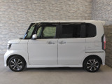 オプションになりますが、ボディーコーティングもご用意しております。新車の輝きに近づき、洗車などのお手入れも楽になりますよ。