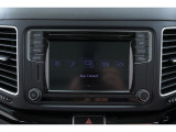 Volkswagen純正インフォテイメントシステム&rdquo;Composition Media&rdquo;:VW専用に開発されたオーディオシステムです。CDプレイヤーMP3WMA再生AMFMなどが、8インチ大型タッチス