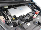 2ZR-FXE型 1.8L 直4 DOHCエンジンと1NM型 交流同期電動機のハイブリッドシステム搭載、FF駆動です。