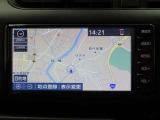 純正ナビを装備。タッチパネル式で使いやすく、お出かけもラクラクです。
