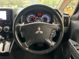 【純正革巻きステアリング】上質な革を使用することで、手にしっかり馴染みとても運転しやすいハンドルです♪