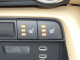 【シートヒーター】座面と背もたれをすばやく温め、寒い時期にも快適な運転環境を提供します。ゆったりと乗り心地の良い運転席です。長距離でもしっかりサポートしてくれます。