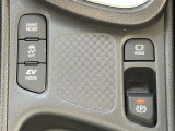 電動パーキングブレーキ・ブレーキホールドを装備してます。ホールド機能は信号待ちが多い一般道で疲労軽減になり、大好評です!
