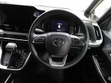 各操作スイッチなどもハンドルから手を放すことなく操作可能で安全運転に支援いたします!