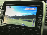 テレビ映像を表示できる画面を備え、停車時の待ち時間や休憩中に番組を楽しめます。画面上で映像を確認しやすく、目的地でのひと息や車内で過ごす時間に活用いただけます。