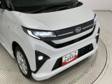 ヘッドライトには目立つくすみも無くクリアに仕上がっております。ポリッシャーでのみがきの工程を取り、ツヤのあるキレイな状態へ。