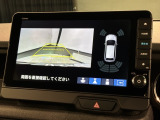 リバースギアに入れるだけで後方の表示へ切り替わります。夜間や雨の日の駐車も楽になりますよ。