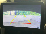 【バックカメラ】駐車時に後方がリアルタイム映像で確認できます。大型商業施設や立体駐車場での駐車時や、夜間のバック時に大活躍!運転スキルに関わらず、今や必須となった装備のひとつです!