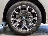 BMW純正アルミホイールです。納車時にはアルミホイールコーティングも承っております!是非ご検討下さいませ。