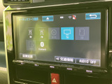 ラジオやテレビ、ディスクなど複数の音源を選べる画面です。使いたいメディアを一覧から確認しやすく、日々の移動中もお好みの音楽や番組を楽しめます。