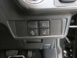 オートマチックハイビーム装備です。先行車や対向車のライトを認識し、ハイビームとロービームを自動で切り替える機能です。夜道の視界を確保します。詳細は販売店スタッフまでおたずねください。