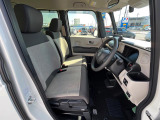 運転席シート廻りは使用感も少なく、良好な状態となっています。丁寧に使われていたことがよくわかりますね。