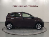 【まるごとクリーニング】シートを取り外し、車内を徹底洗浄。隅々まで丁寧に仕上げています。