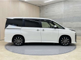 「中古車ハイブリッド保証」付き。ハイブリット機構を無償で保証します。保証期間は初度登録年月から10年目まで、または3年間の長い方。但し累計走行距離が20万km以内。