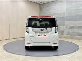 リヤ、後ろから見るとまた車の印象が変わってきますね☆☆