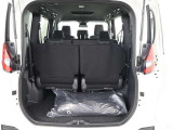 開口部の広いラゲージスペースは、ゴルフバックなどの荷物もラクラク積み込めます。