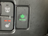 ★ECONスイッチ★ エコドライブを加速しよう!スイッチをONにすると、運転の仕方によるロスを抑え込み燃費をよくするようクルマが頑張ります(*^ー^*)燃費向上にチャレンジ♪